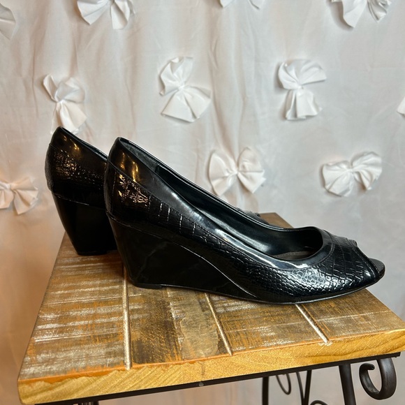 Black Madeline Wedge Heel With Open Toe - Picture 2 of 4
